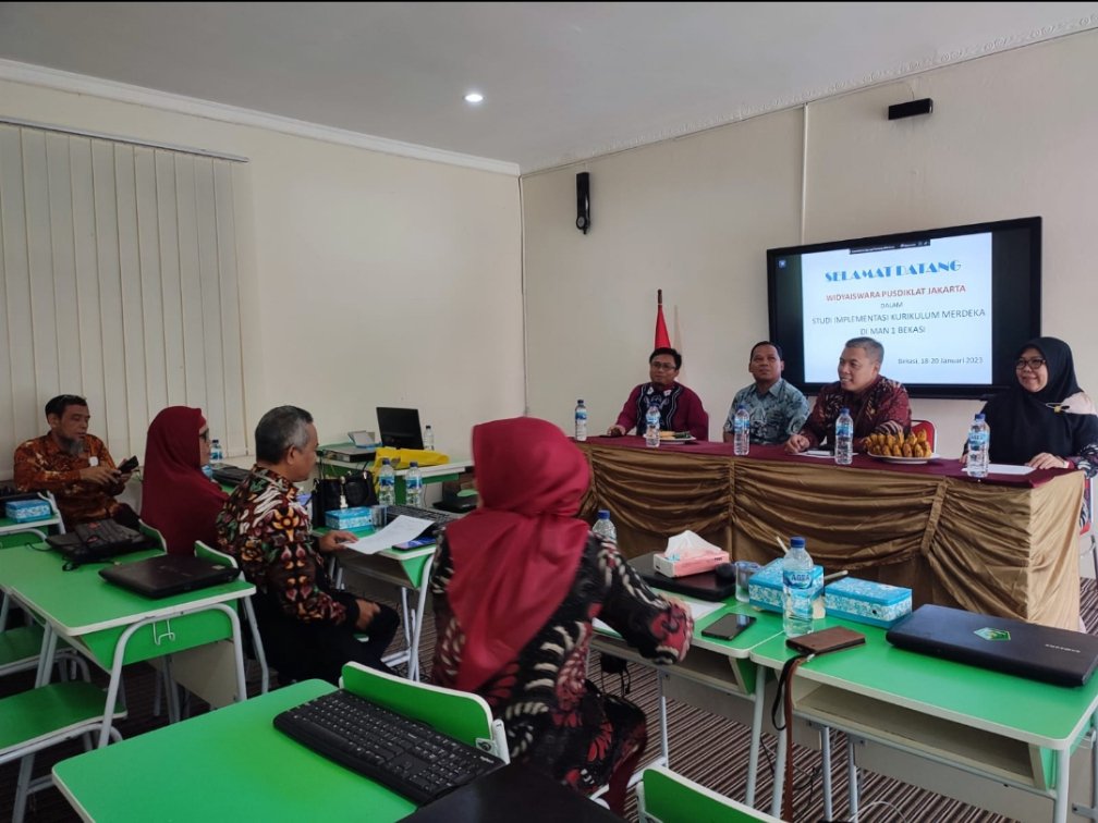 Widyaiswara Pusdiklat Jakarta sambangi MAN 1 Bekasi Widyaiswara Pusdiklat Jakarta sambangi MAN 1 Bekasi