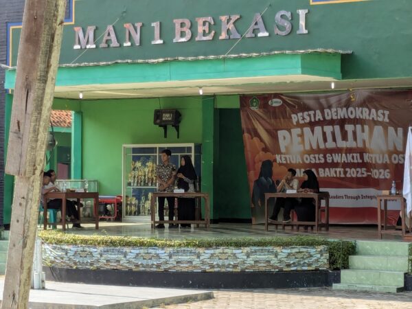 Tunjukan Semangat Demokrasi, MAN 1 Bekasi Selenggarakan Pemilu OSIS masa Bakti 2025-2026