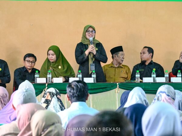 Dukung Generasi Melek Riset, MAN 1 Bekasi Sosialisasikan KTI dan Program Madrasah